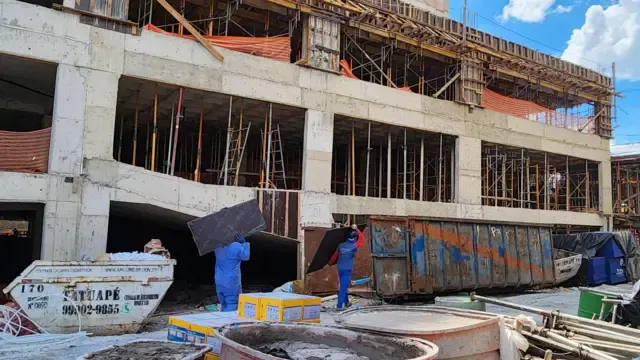 Construções